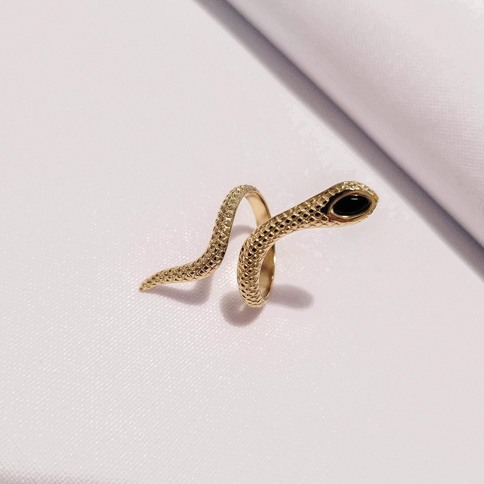 Pierścionek stal chirurgiczna, żmija, wąż, regulowana, onyks